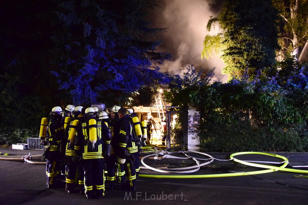 Grossfeuer Einfamilienhaus Siegburg Muehlengrabenstr P0299.JPG - Miklos Laubert